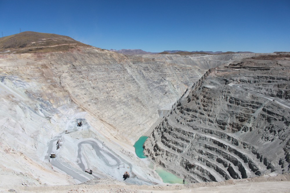 Der unstillbare Hunger nach Rohstoffen – Bergbaukonflikte in Peru und Kolumbien und die deutsche Verantwortung