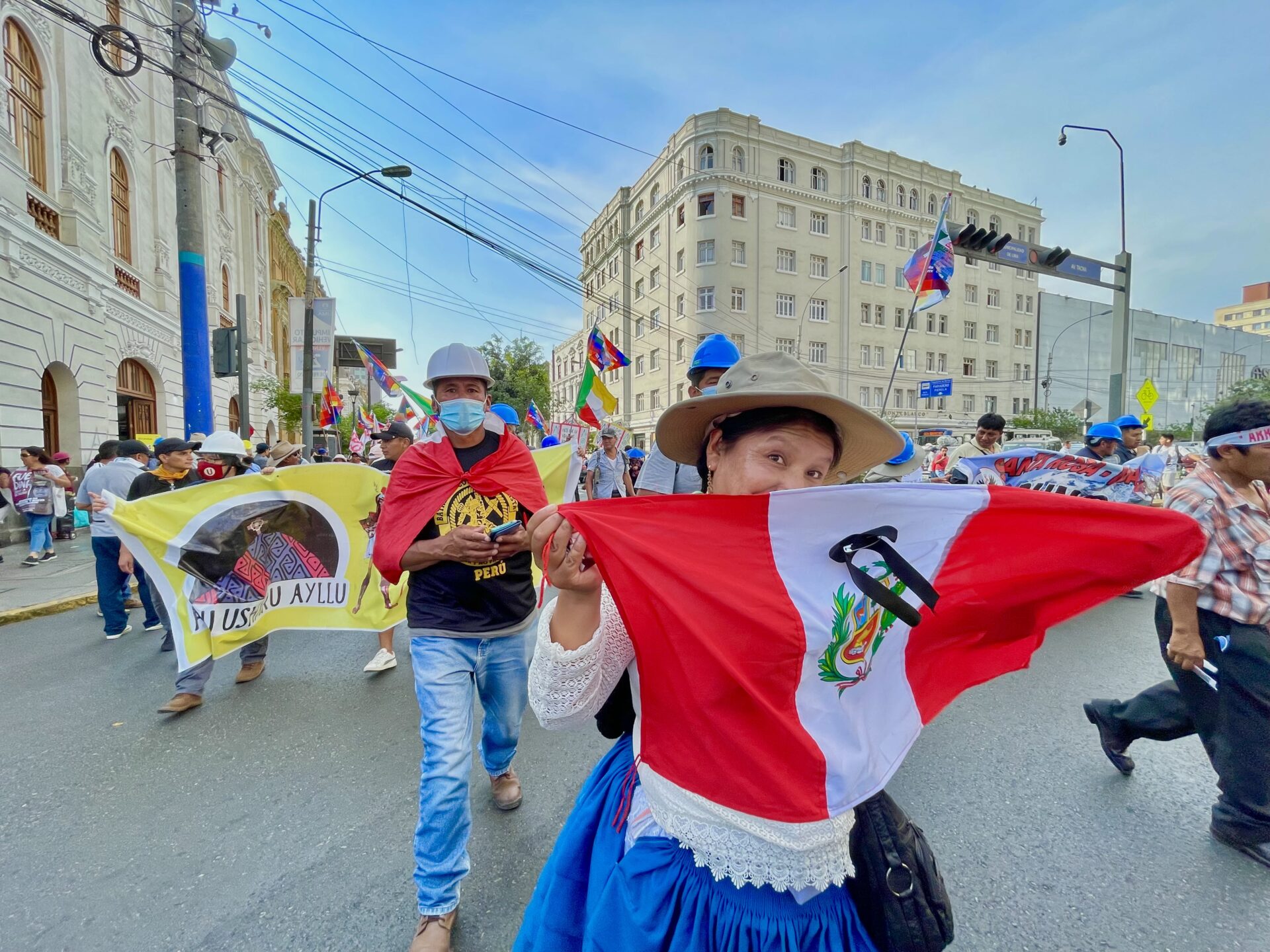 An den Demos in Lima sind Menschen aus den südlichen Provinzen Puno, Cusco, Ayacucho, Apurimac ebenso präsent. Für ihre Reise nach Lima haben die Dorfgemeinschaften und die Händler in den Städten gesammelt. Oft kommen die Demonstranten vom Land bei Verwandten in Lima unter. ©Vera Lentz